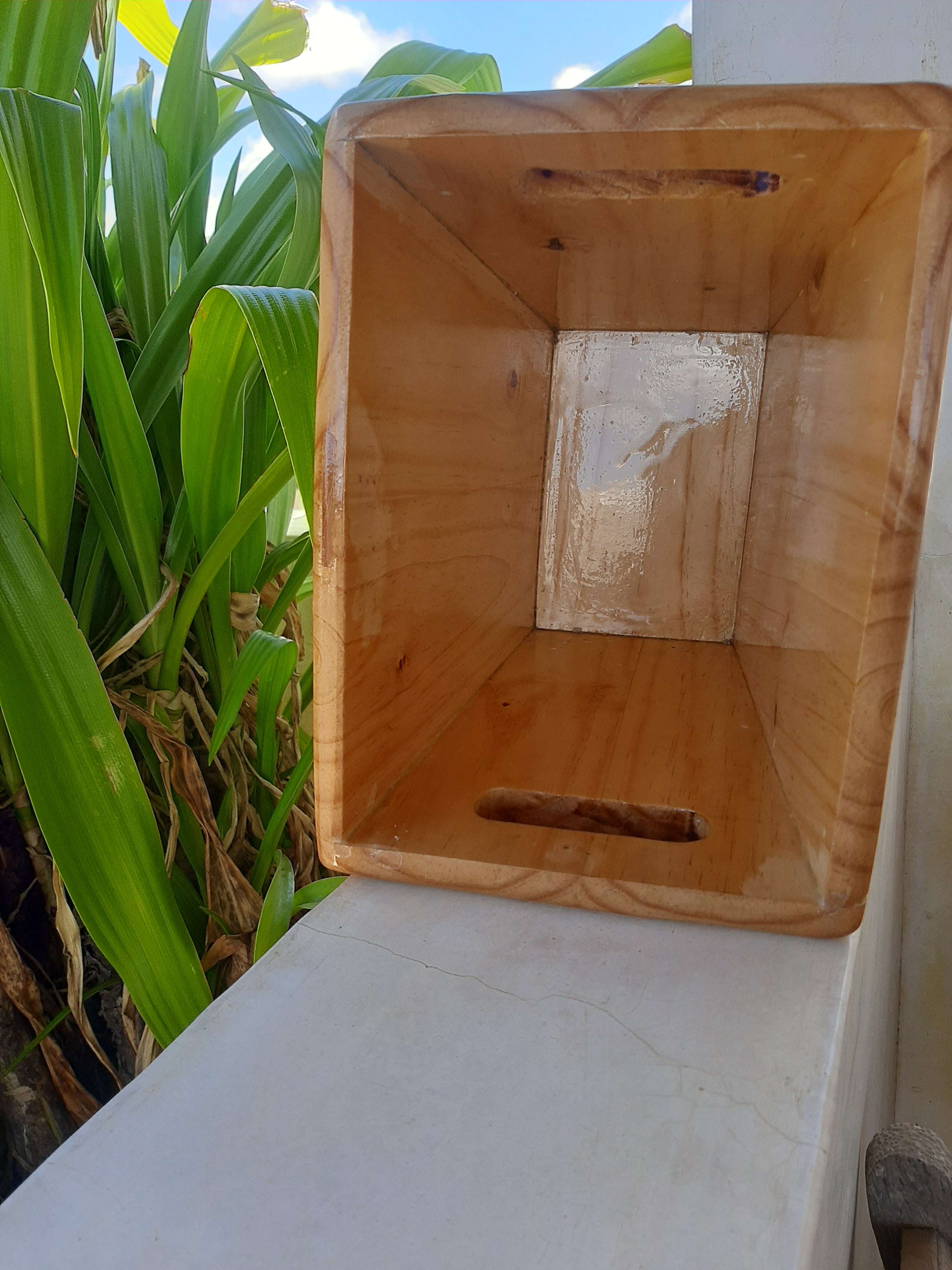 HANDMADE SWAHILI DECORATIVE BATHROOM WARE