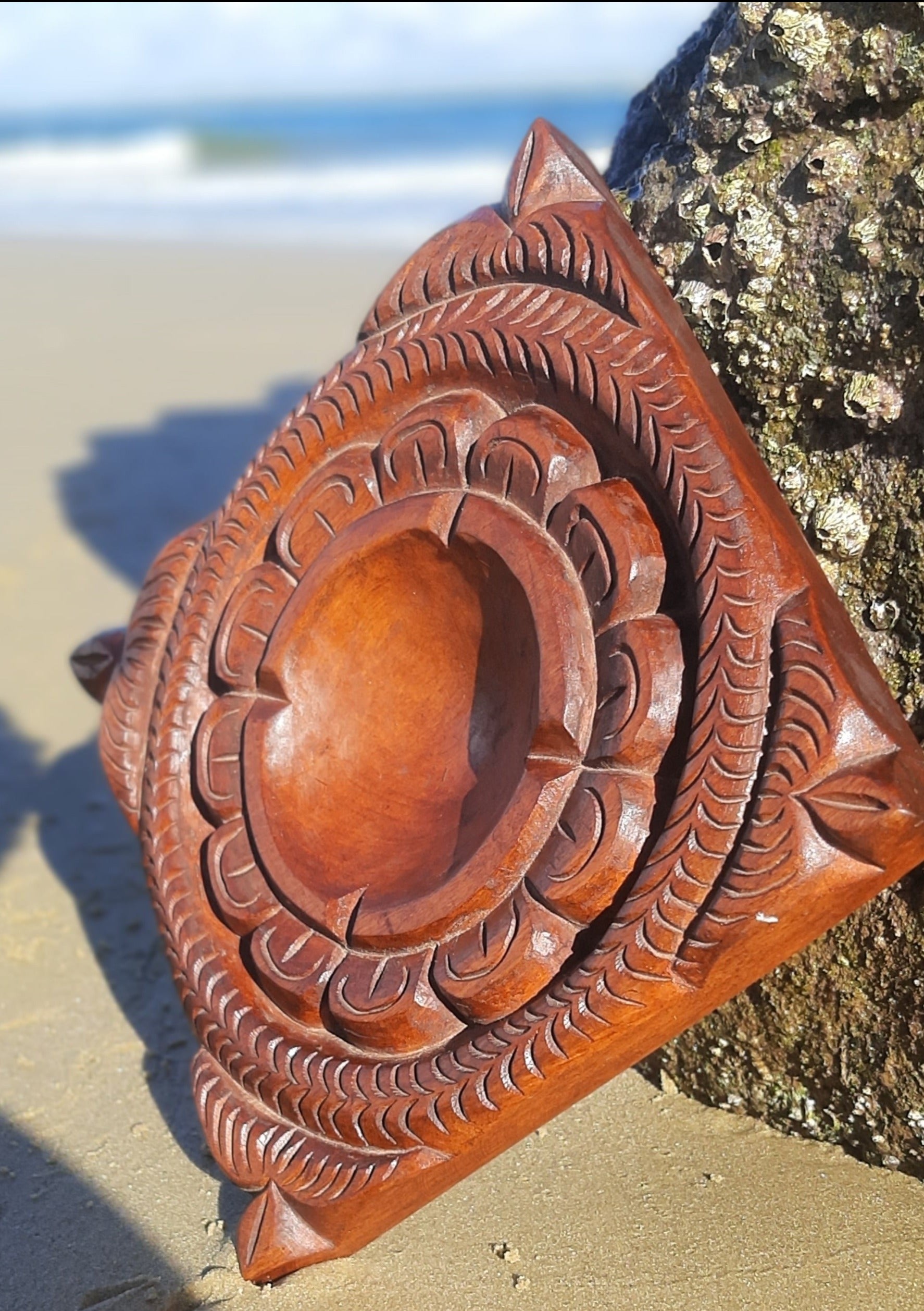 HANDMADE SWAHILI DECORATIVE TABLEWARE: WOODEN BOWLS, TISSUE HOLDERS  & ASHTRAYS