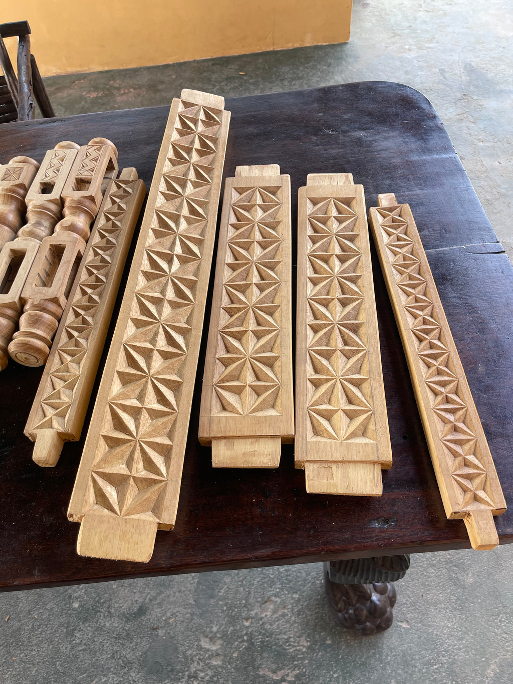 HANDMADE SWAHILI WOODEN PET BEDS