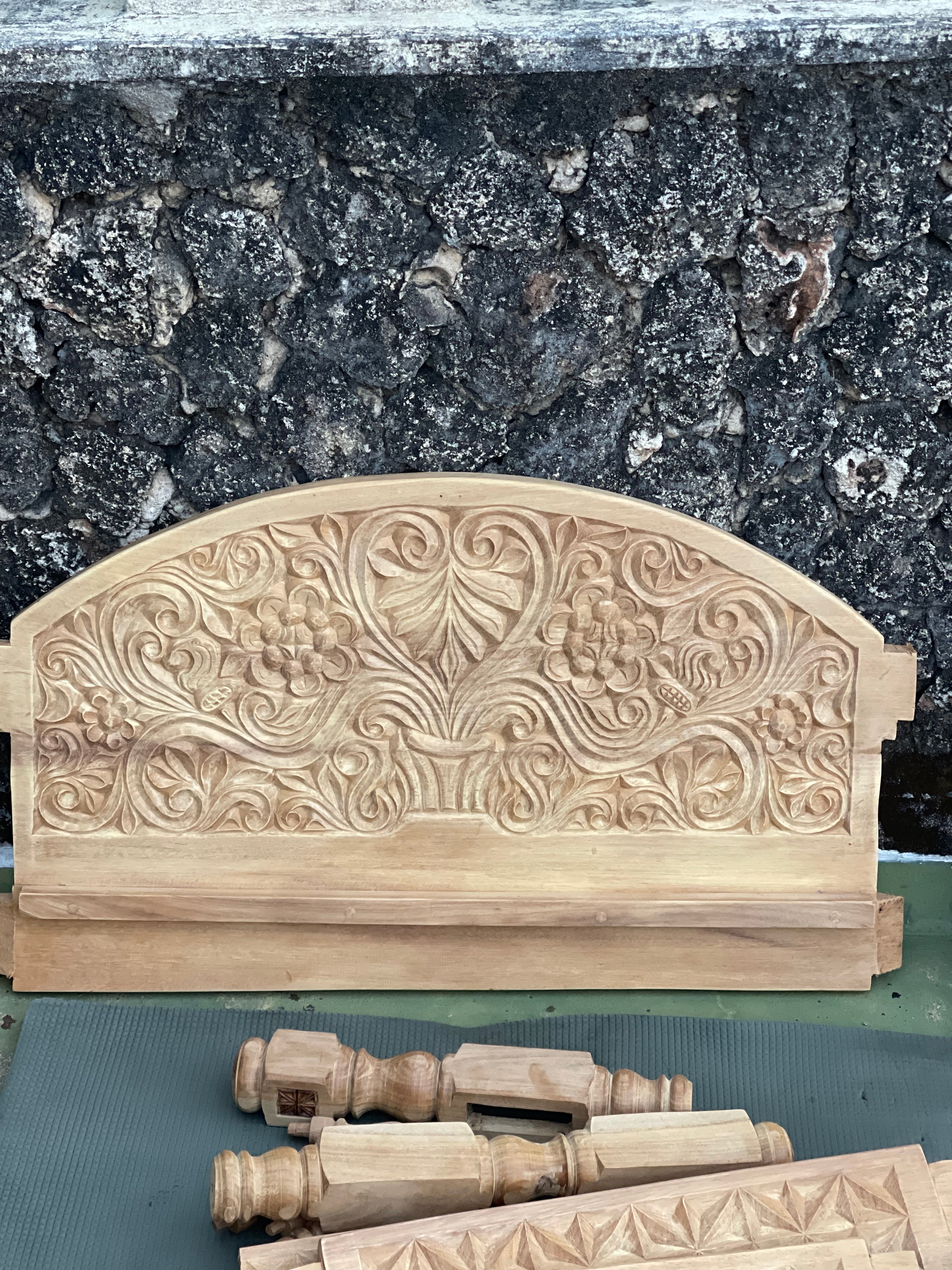 HANDMADE SWAHILI WOODEN PET BEDS