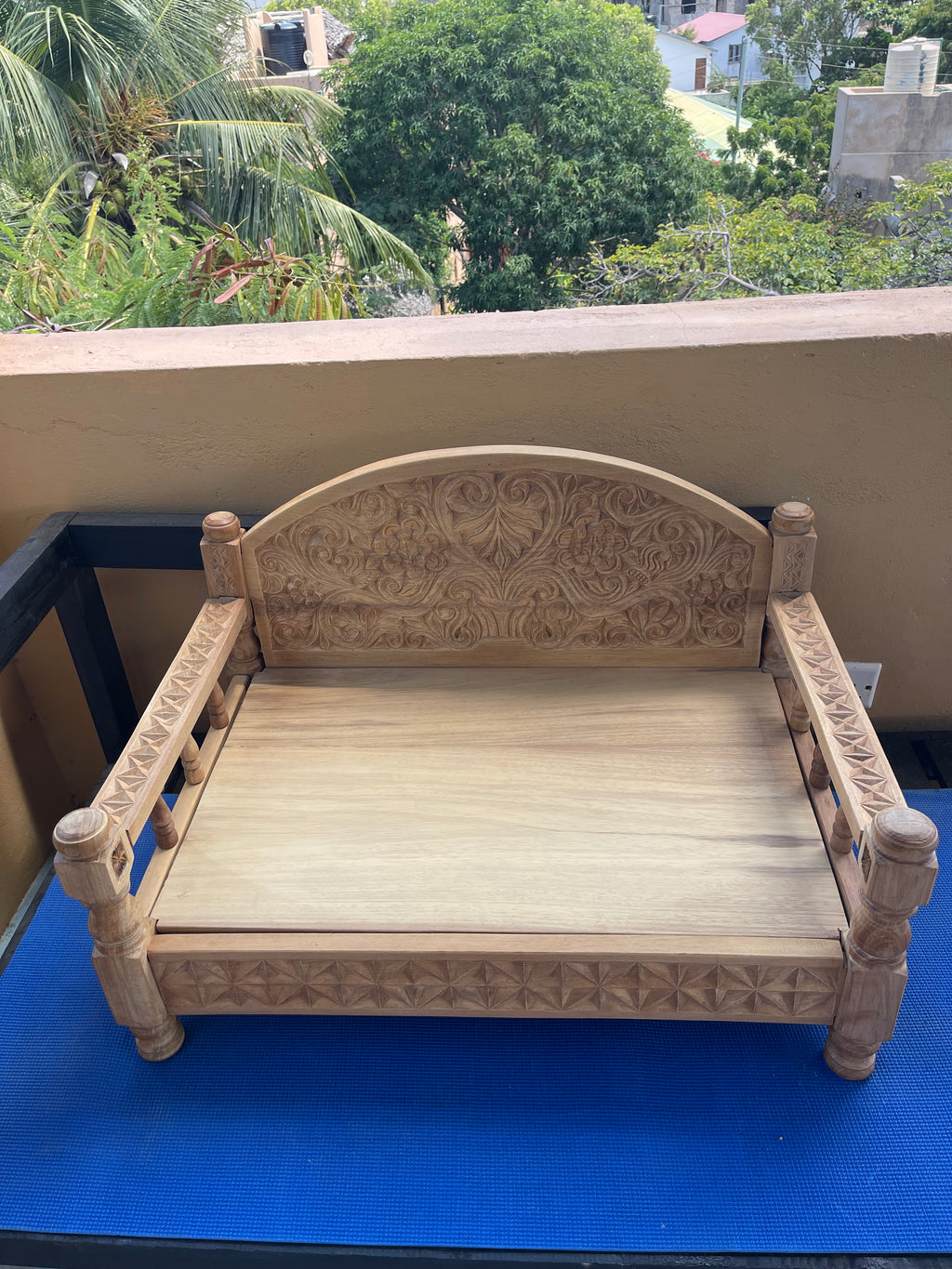 HANDMADE SWAHILI WOODEN PET BEDS