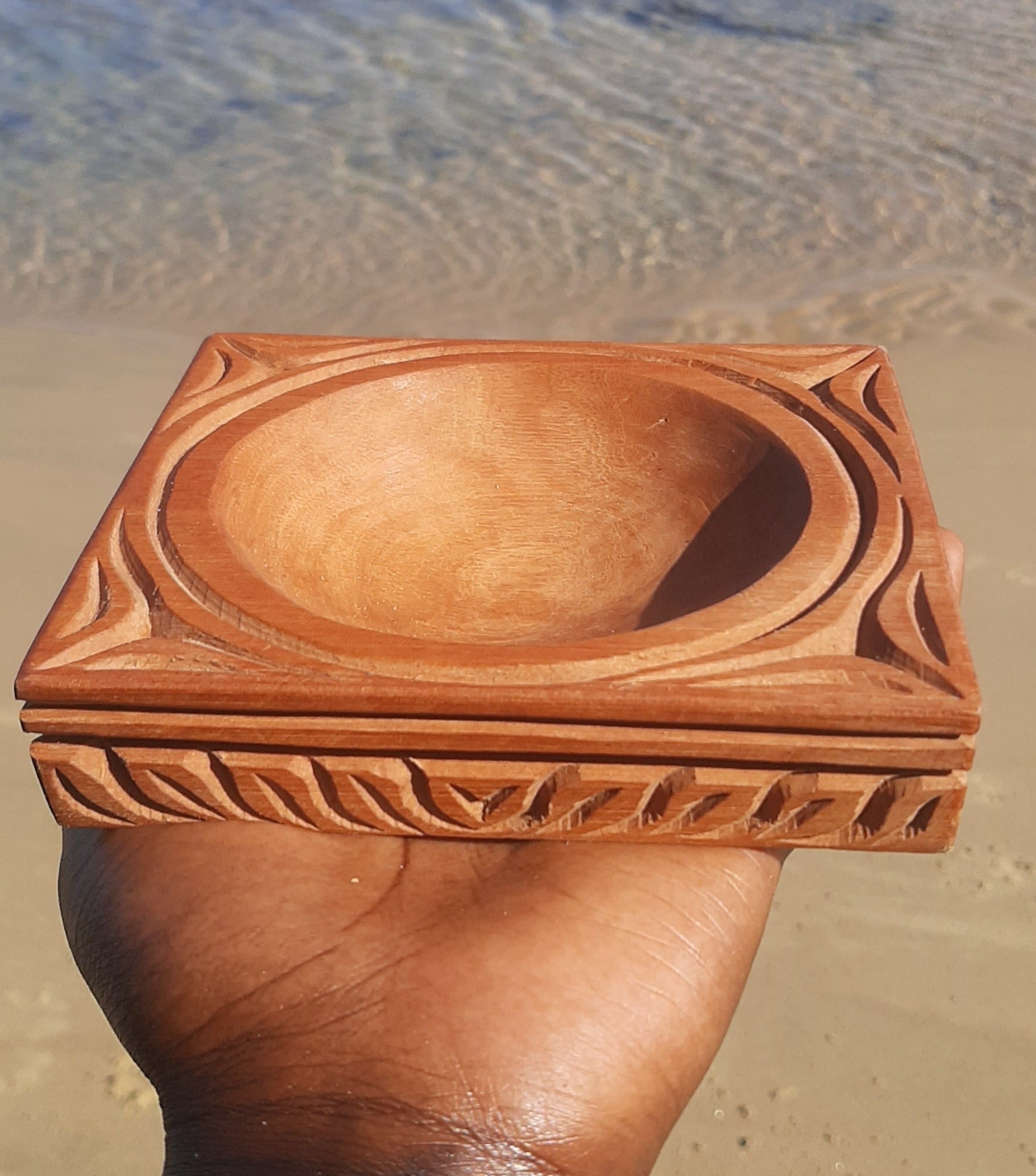 HANDMADE SWAHILI DECORATIVE TABLEWARE: WOODEN BOWLS, TISSUE HOLDERS  & ASHTRAYS