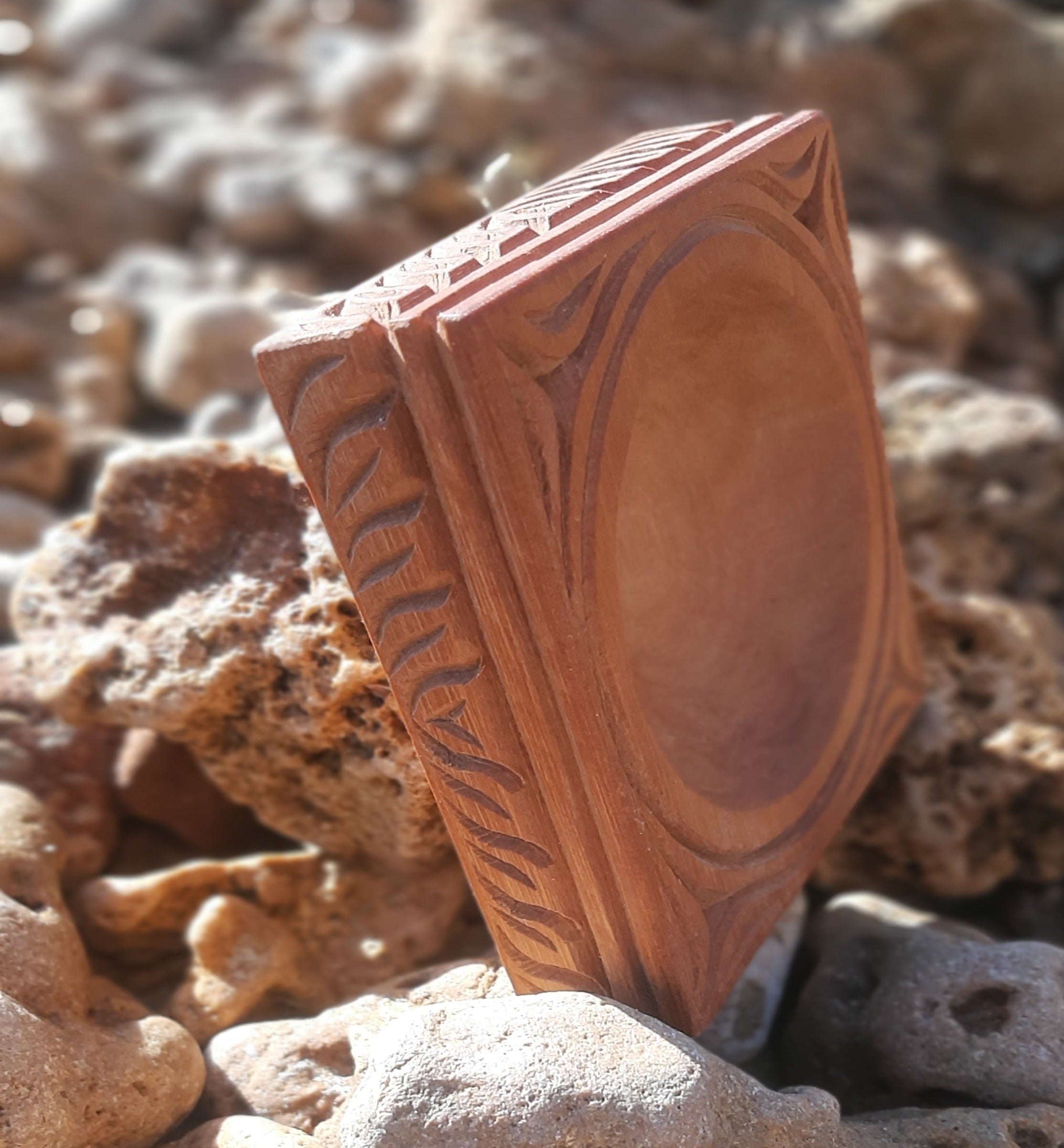 HANDMADE SWAHILI DECORATIVE TABLEWARE: WOODEN BOWLS, TISSUE HOLDERS  & ASHTRAYS