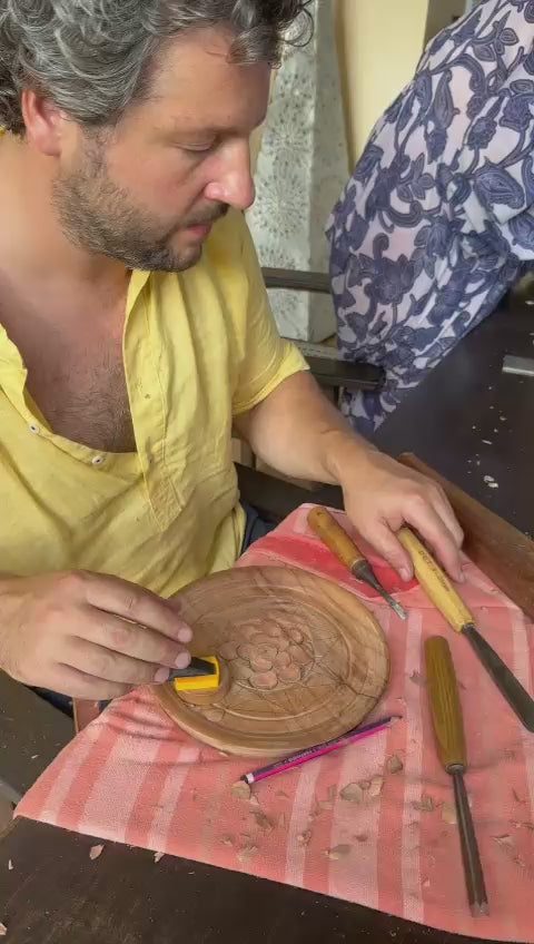 Beginner Woodcarving Lesson with Almasi in Lamu
